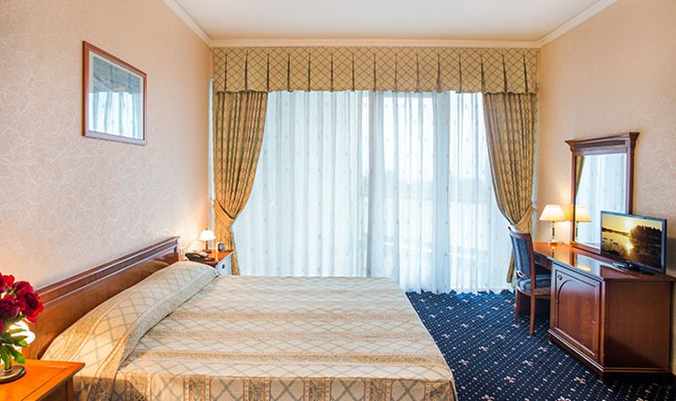 Фото отеля («Черноморье» санаторий) - Люкс 2-местный 2-комнатный
