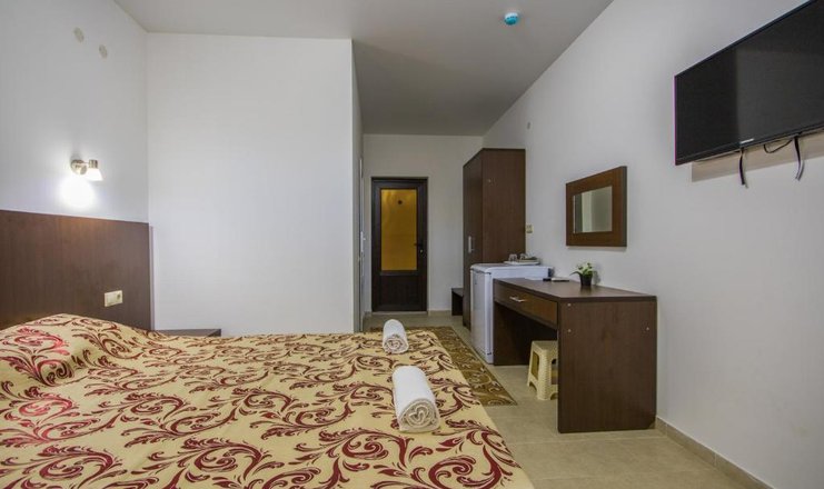 Фото отеля («Династия» гостевой дом) - Стандарт 2-местный 1-комнатный без балкона