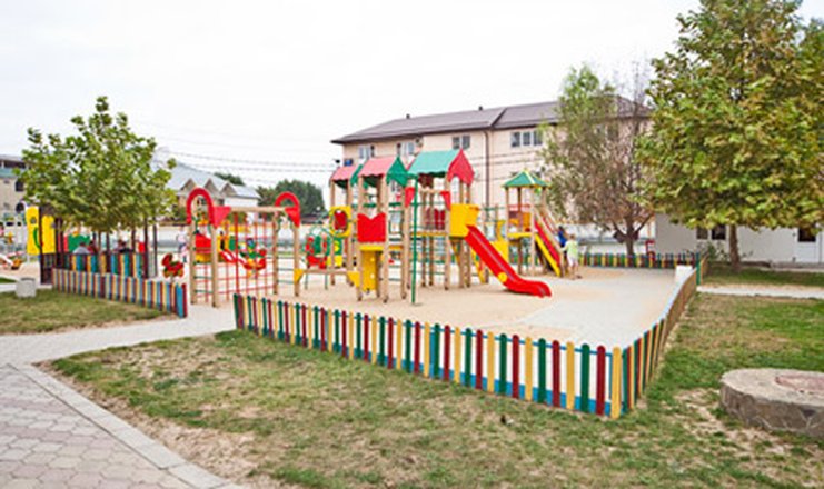 Фото отеля («Фея-2» пансионат) - Детская площадка