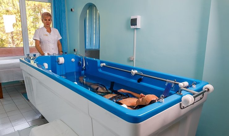 Фото отеля («Голубая волна» санаторий) - Лечение. Подводное вытяжение позвоночника