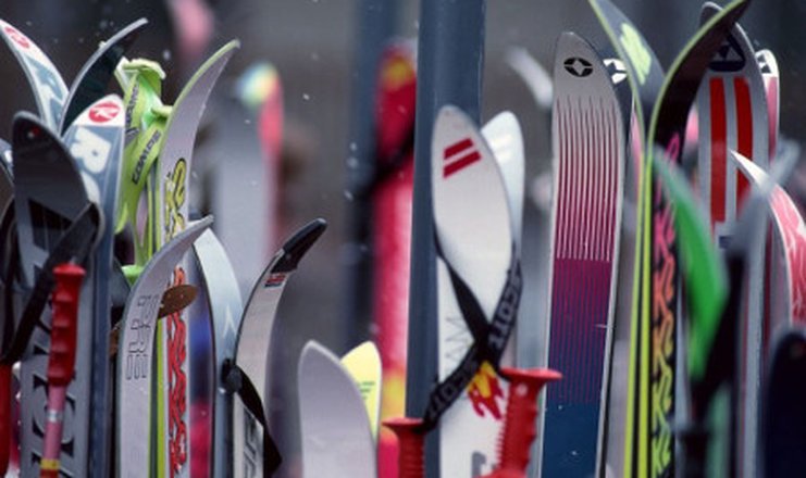 Фото отеля («Ибис Стайлс» отель) - Прокат горных лыж и сноубордов