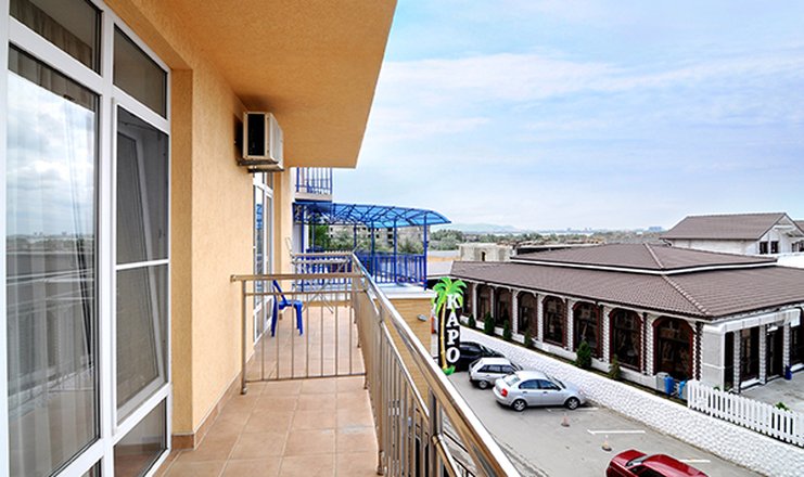 Фото отеля («Каро» отель) - Вид с балкона на улицу