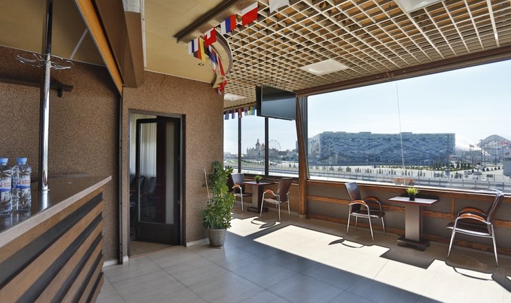 Фото отеля («La Terrassa» бутик-отель) - Банкетный панорамный зал