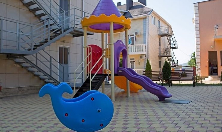 Фото отеля («Лазурит» база отдыха) - Детская игровая площадка