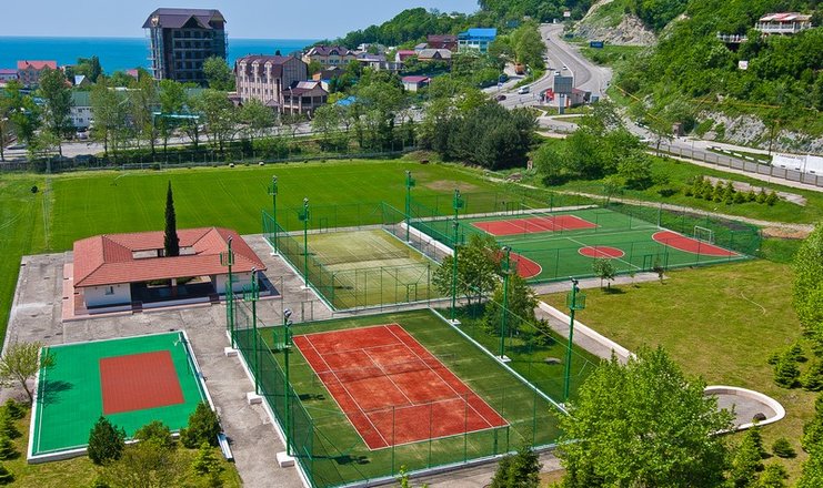 Фото отеля («Молния Ямал» курортный комплекс) - Теннисный корт
