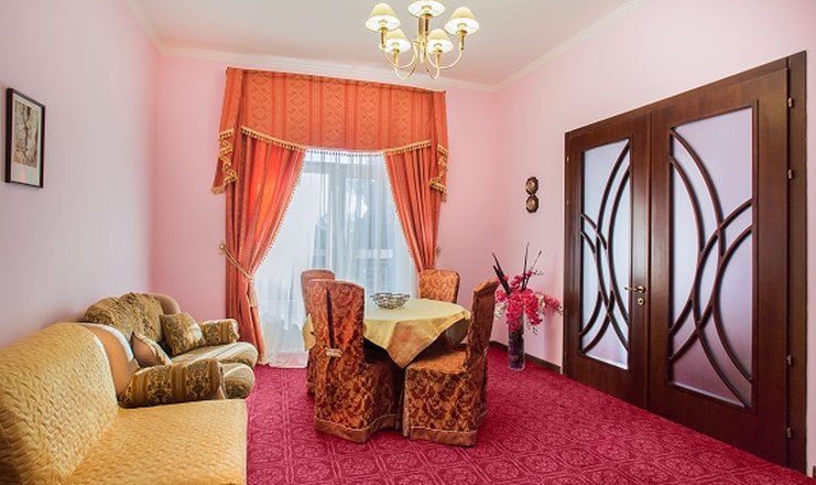 Фото отеля («Мыс Видный» санаторий) - Комфорт двухкомнатный двухместный с балконом_гостиная