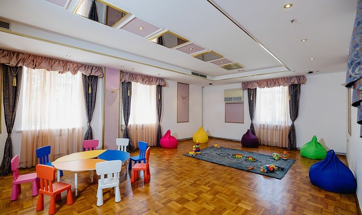 Фото отеля («Оркестра Кристалл Сочи Резорт» отель) - Детская комната