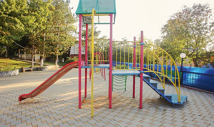 Фото отеля («Парк Инал» база отдыха) - Детская игровая площадка
