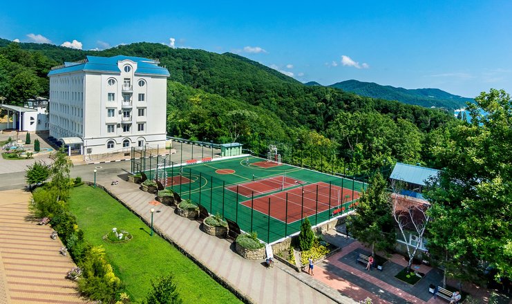 Фото отеля («Азимут Отель Прометей Небуг» отель) - Спортивная площадка