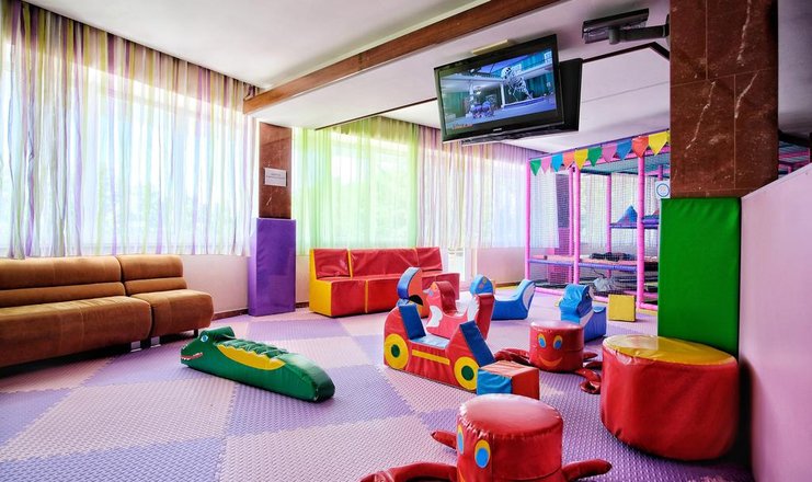 Фото отеля («Азимут Отель Прометей Небуг» отель) - Детская игровая комната
