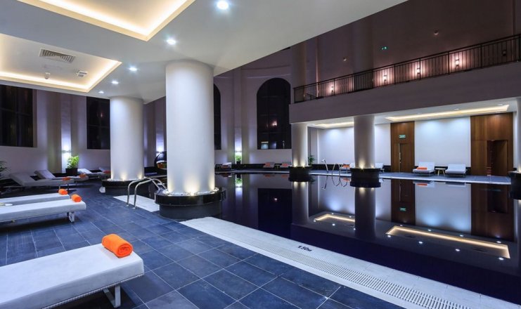Фото отеля («Rixos Красная Поляна Сочи» отель) - Крытый бассейн