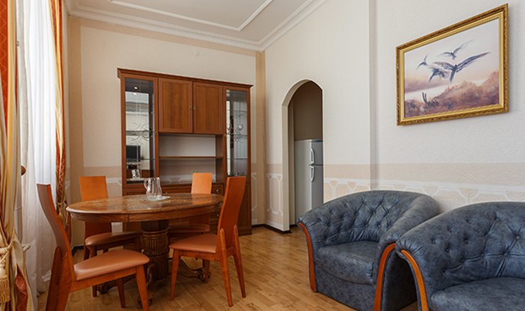 Фото отеля («Русский дом Дивный» spa-отель) - Люкс с одной спальней в главном корпусе (без балкона)