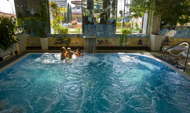 Фото отеля («Сочи-Бриз» пансионат) - Гидромассажный бассейн