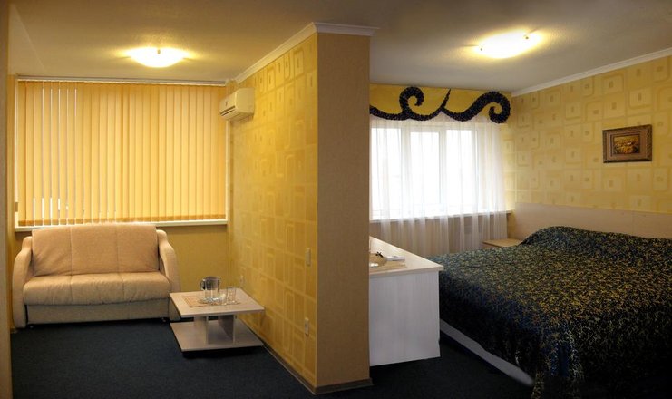 Фото отеля («Солнечный» частный коттедж) - Люкс 2-местный 2-комнатный