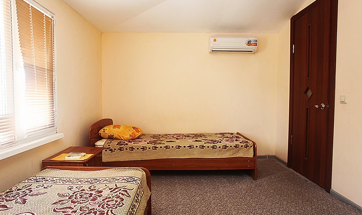 Фото отеля («Тамара» гостевой дом) - Стандартный 2-местный номер с раздельными кроватями