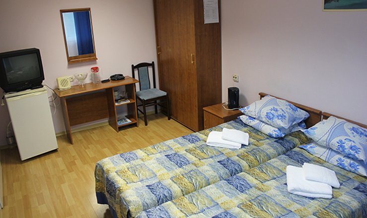 Фото отеля («Янтарь» санаторий) - Стандарт 2-местный 2-комнатный (корпус №1,2 ) )