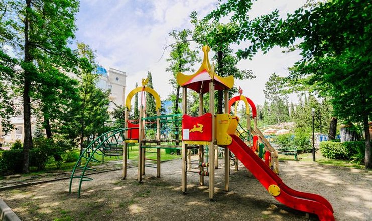 Фото отеля («Зеленый Гай» санаторий) - Детская площадка