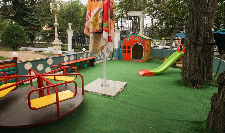 Фото отеля («Жемчужина моря» санаторий) - Детская игровая площадка