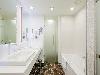 «Имеретинский» отель (бывш. отель «Айвазовский») - предварительное фото Люкс-ванная комната