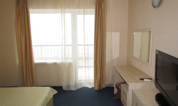 Фото номера («Ассоль» гостиница) - Люкс 4-местный 2-комнатный корпус Море