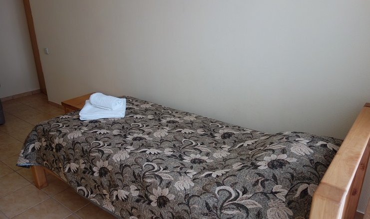 Фото номера («Да Васко» отель) - Стандарт улучшенный двуспальная кровать и односпальная кровать