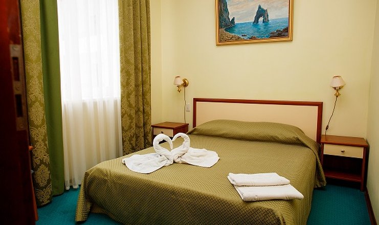 Фото номера («Гранд» отель) - Люкс 2-местный 2-комнатный FV (вид на Генуэзскую крепость)