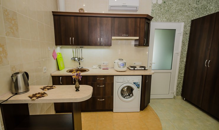 Фото номера («Гринвич» гостевой дом) - Комфорт  кухонная  зона.