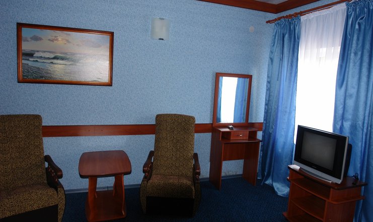Фото номера («Качинская» гостиница) - Стандарт 2-местный 1 этаж с двуспальной кроватью (в корпусе)