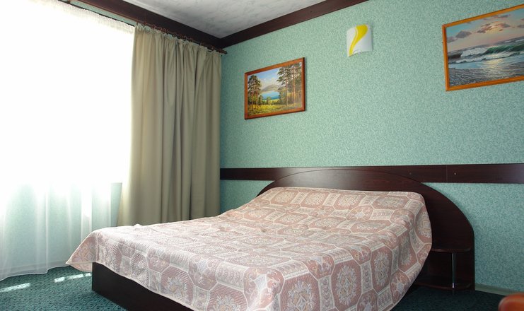 Фото номера («Качинская» гостиница) - Стандарт 2-местный 2 этаж с двуспальной кроватью (в корпусе)
