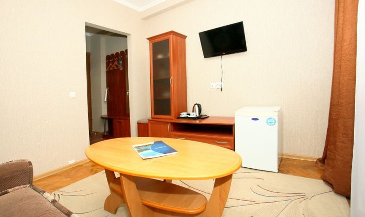 Фото номера («Крым» гостиничный комплекс) - 1 категория 1-местный 2-комнатный (4 этаж)
