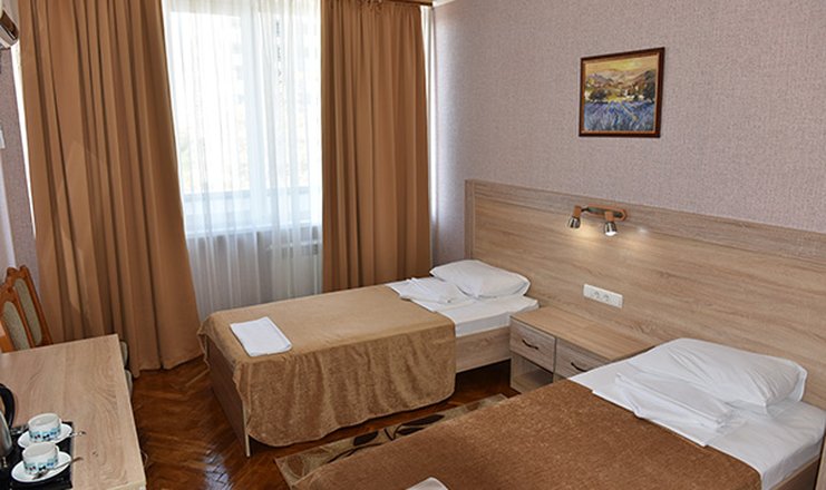 Фото номера («Крым» гостиничный комплекс) - 1 категория 2-местный (2,4 этажи)