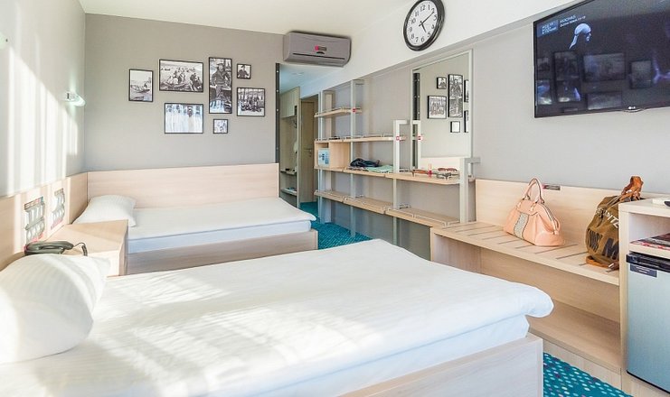 Фото номера («Ялта-Интурист» отель) - Стандартный Улучшенный 2-местный c двумя кроватями