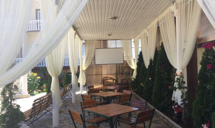Фото отеля («Акрополь» гостевой дом) - Летнее кафе