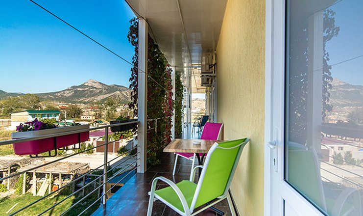 Фото отеля («Акватель» гостевой дом) - Балкон