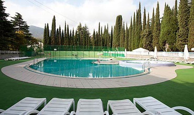 Фото отеля («Алушта» санаторий) - Открытый бассейн
