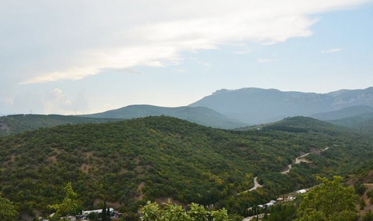 Фото отеля («Алые паруса» отель) - Вид на гору Демерджи и окрестности
