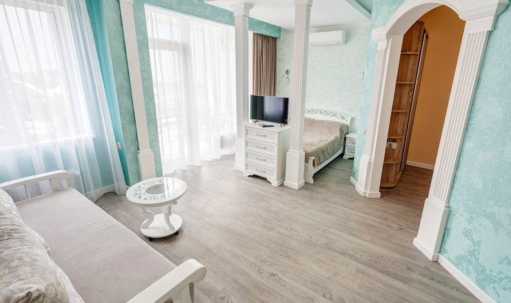 Фото отеля («Апарт-Сити Ирида» апартаменты) - Апартаменты студио 2-местные вид на море АкваDeluxe