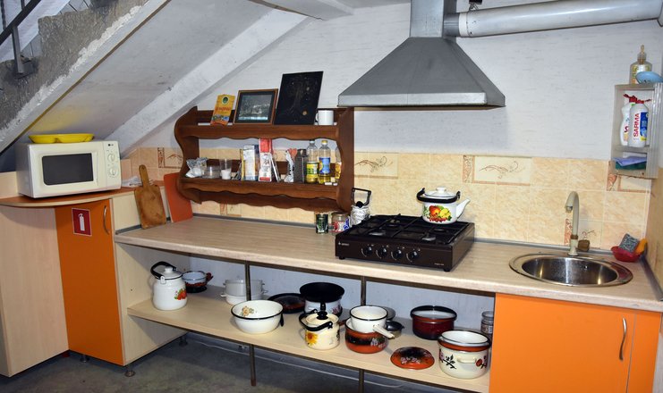 Фото отеля («АтлантикА» гостевой дом) - Общая мини-кухня