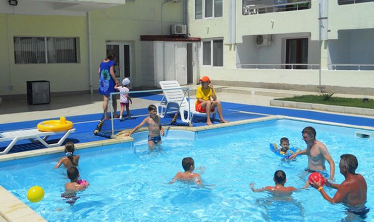 Фото отеля («Ай-Тодор-Юг» пансионат) - Водное поло в бассейне