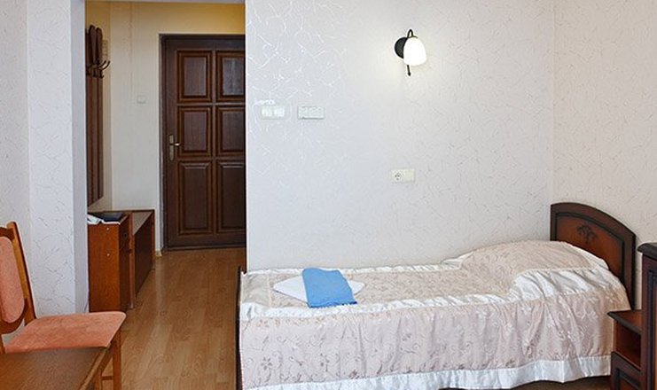 Фото отеля («Белоруссия» санаторий) - Эконом 2-местный корпус 5