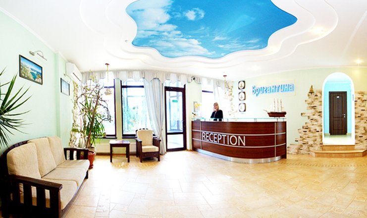 Фото отеля («Бригантина» курортный отель) - Ресепшн