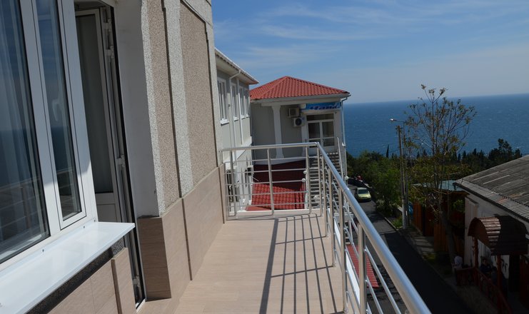 Фото отеля («Чайка (Симеиз)» отель) - Вид с балкона