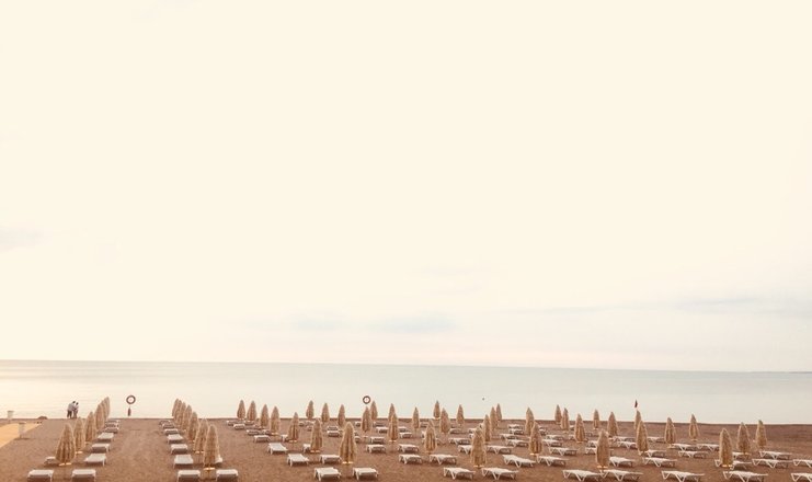 Фото отеля («Черноморец» санаторий) - Пляж