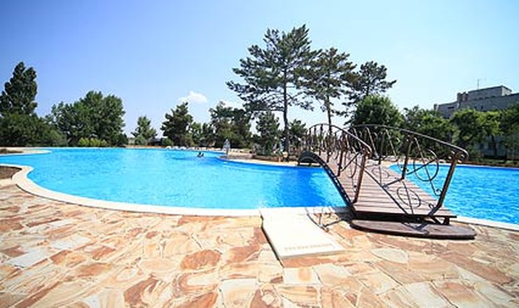 Фото отеля («Черноморец» санаторий) - Открытый бассейн