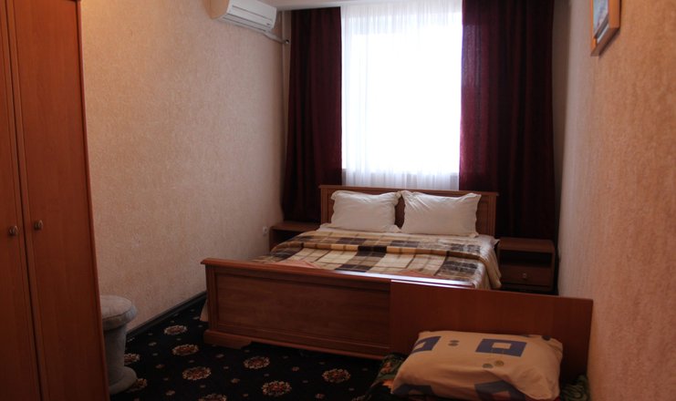 Фото отеля («Черноморская» центр отдыха) - Стандарт 2-местный 1-комнатный