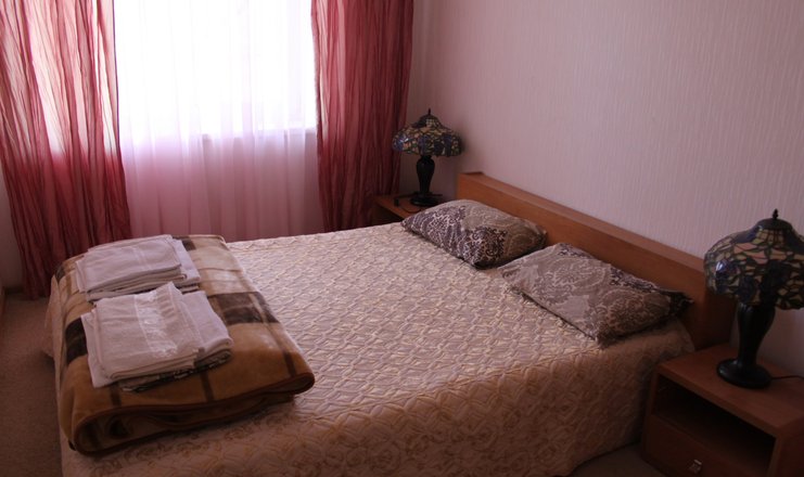 Фото отеля («Черноморская» центр отдыха) - Полулюкс 5-местный 3-комнатный