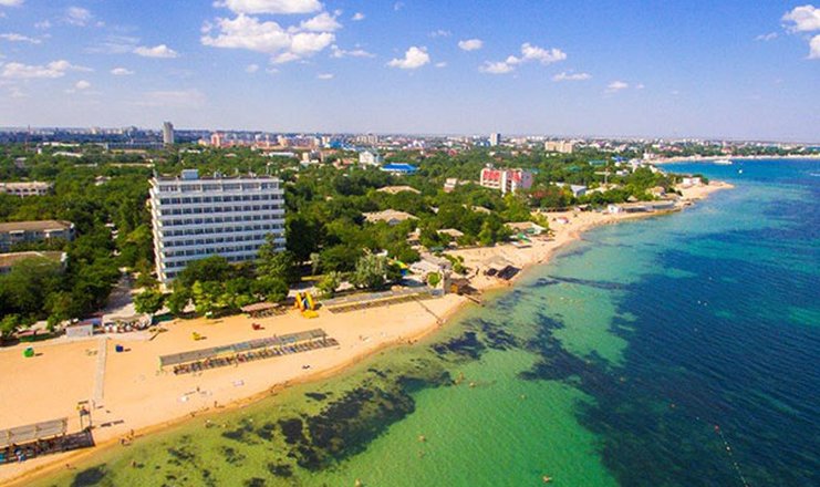 Фото отеля («Дружба» санаторий) - Вид на корпуса и пляж