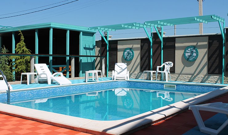 Фото отеля («Два Маяка» гостевой дом) - Открытый бассейн