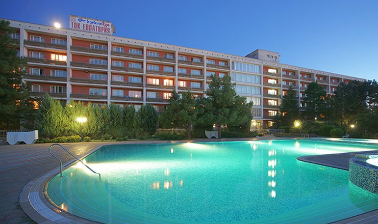 Фото отеля («Евпатория» туристско-оздоровительный комплекс) - Внешний вид и бассейн