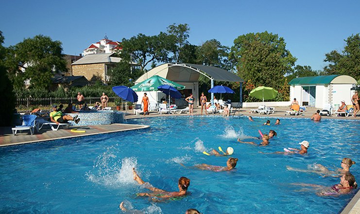 Фото отеля («Евпатория» туристско-оздоровительный комплекс) - Анимация в бассейне